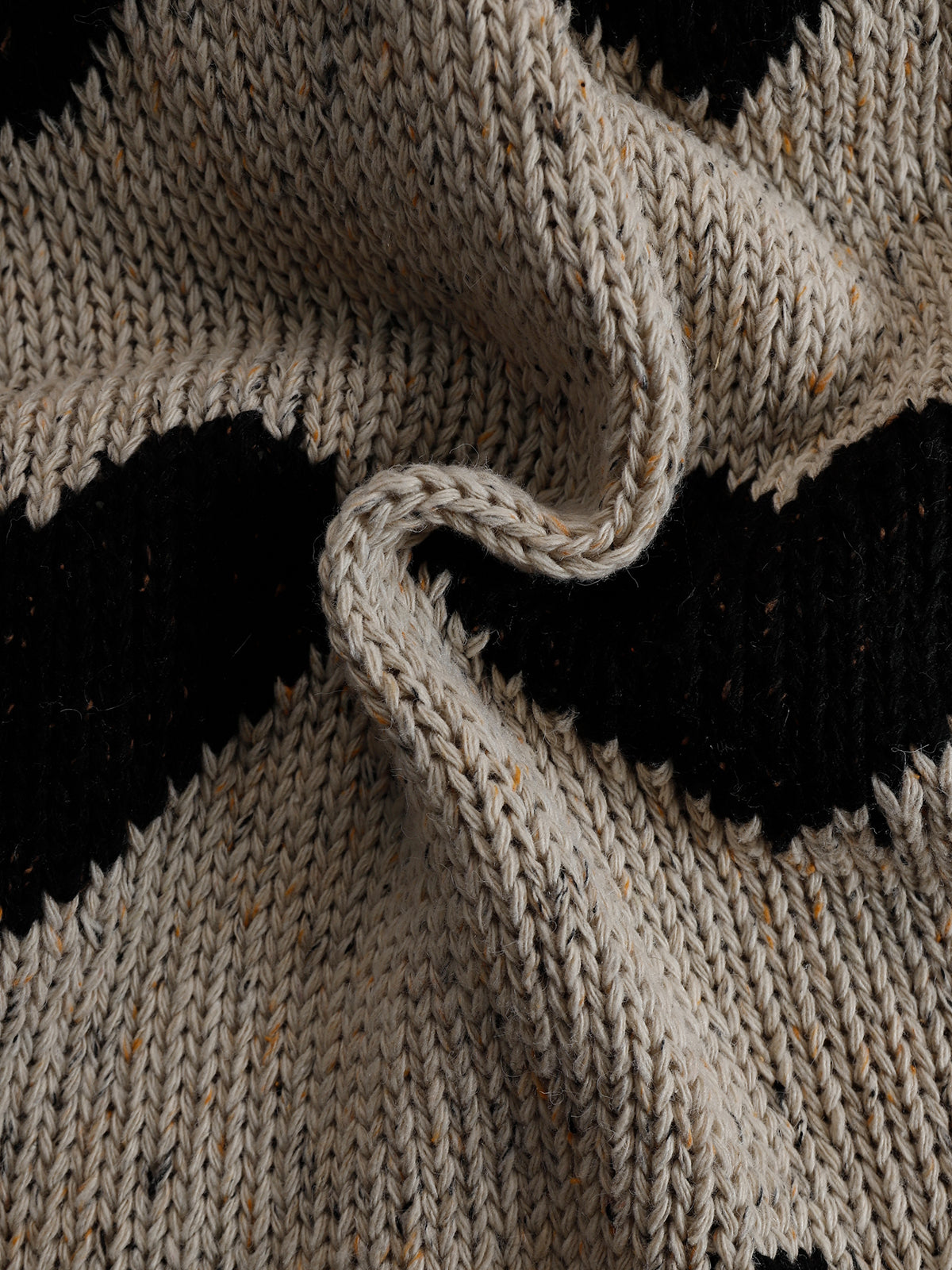 ElevenOra Chic Vintage Beige-Black Heart Jacquard Relaxed Fit Single-Breasted Long Sleeve Knit Long Cardigan