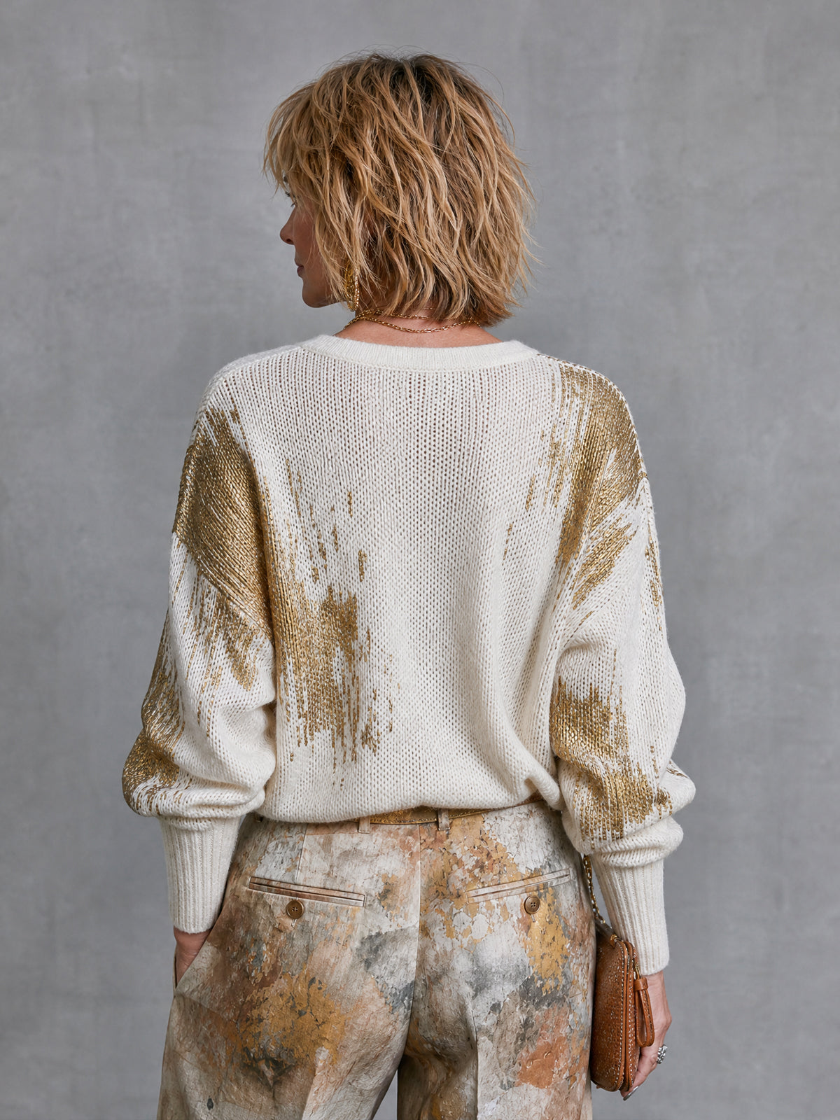 ElevenOra Chic White-Gold Color-Blocked  V-Neck Long Sleeved Single-Breasted Loose-Fit  Knit Cardigan Top