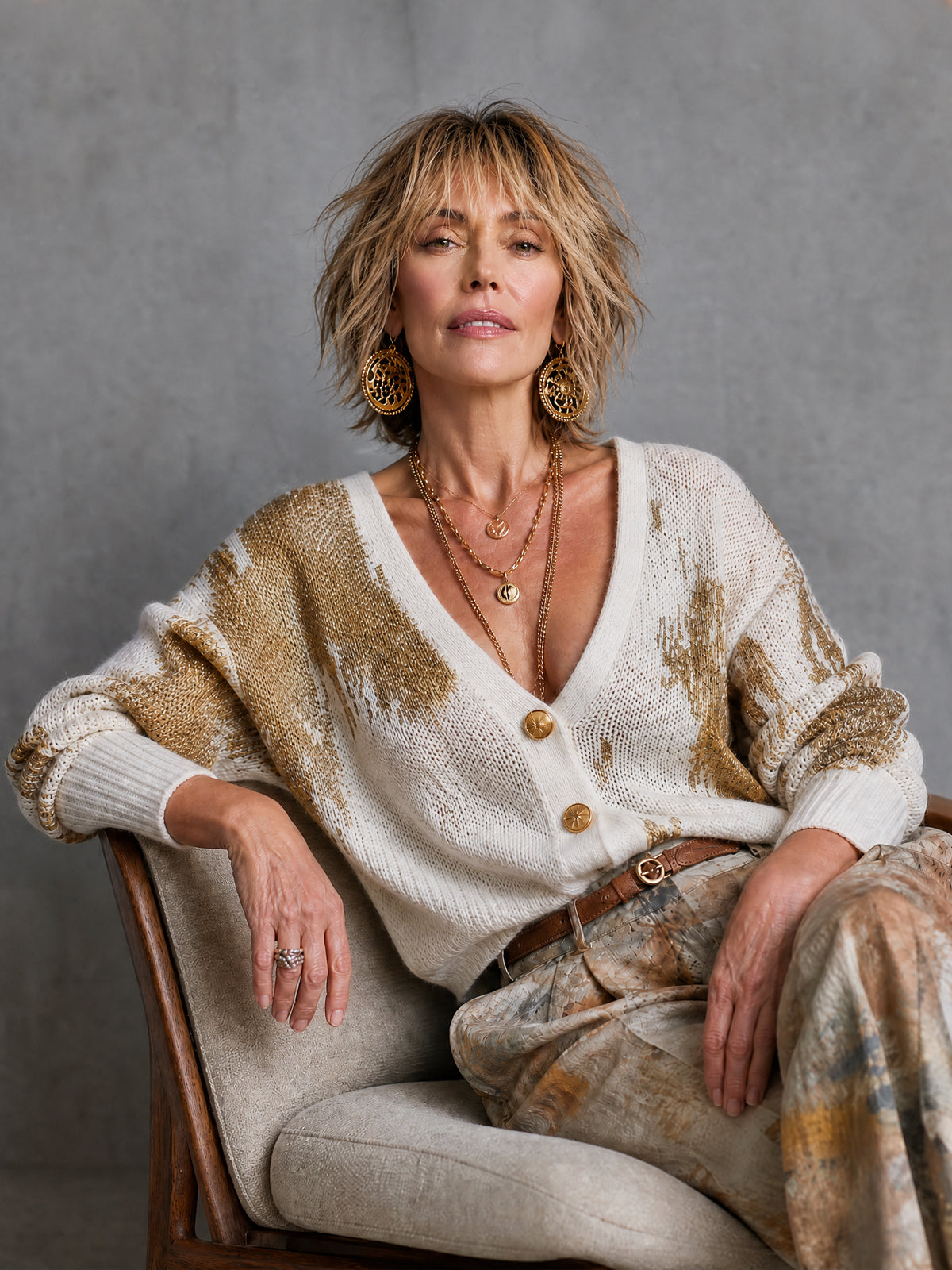 ElevenOra Chic White-Gold Color-Blocked  V-Neck Long Sleeved Single-Breasted Loose-Fit  Knit Cardigan Top