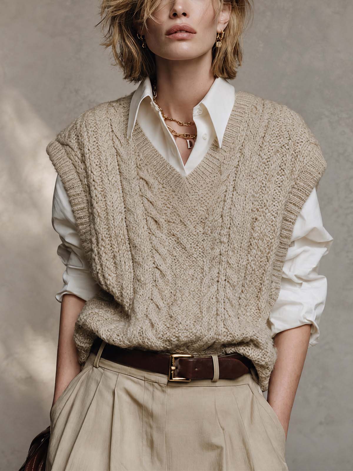 ElevenOra Chic Oatmeal-Colored V-Neck Cable Pattern Sleeveless Loose-Fit Sweater Top
