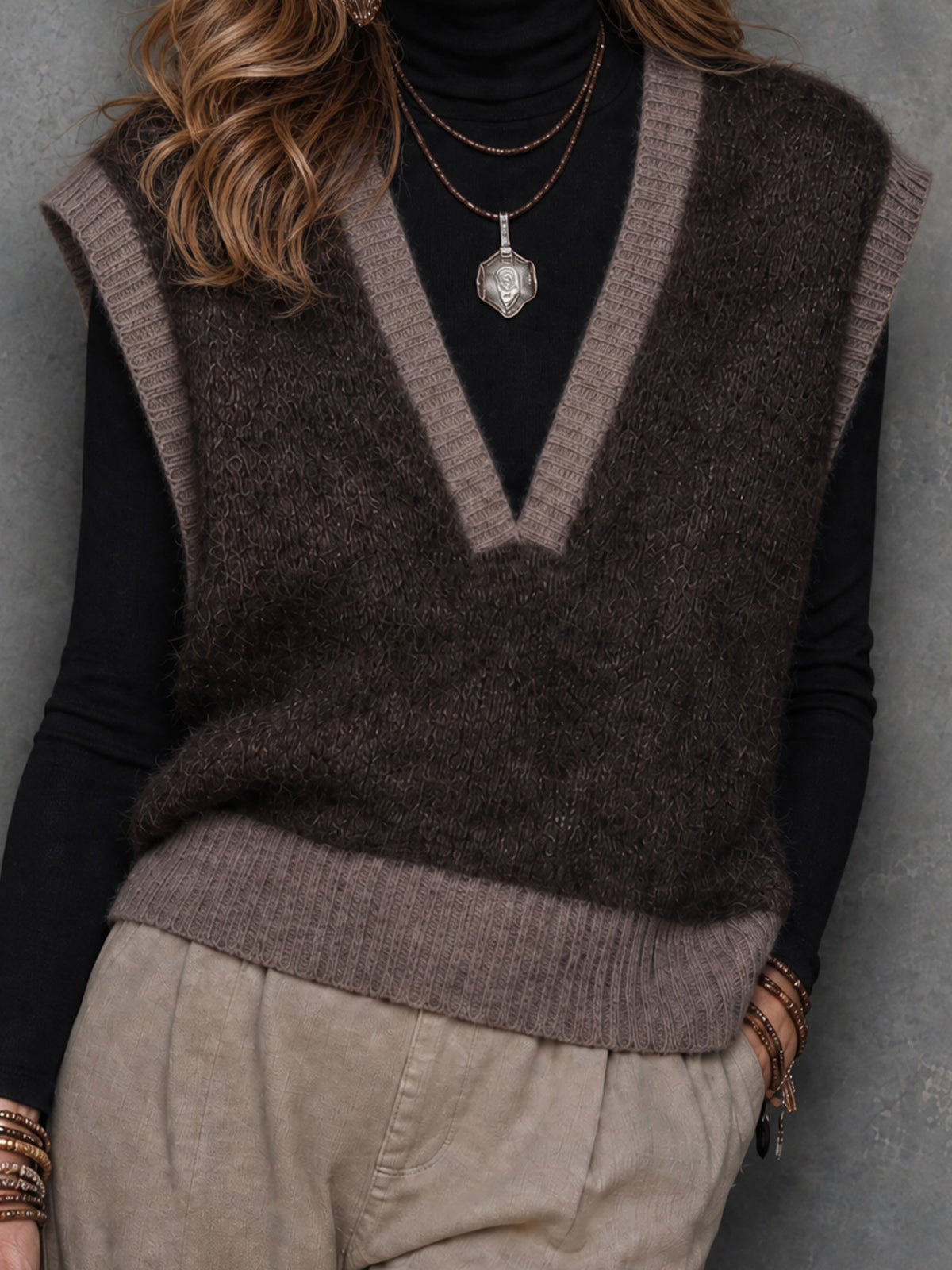 ElevenOra Chic Brown-Gray Brown Colorblock V-Neck Sleeveless Loose-Fit Knit Vest Top