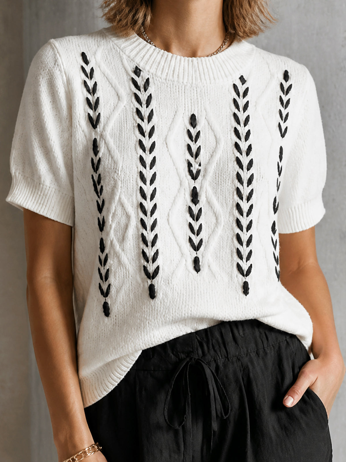 ElevenOra Chic Retro Cream-Black Colorblock Wheat Leaf Round Neck Short Sleeve Loose-Fit Cable Knit Sweater Top