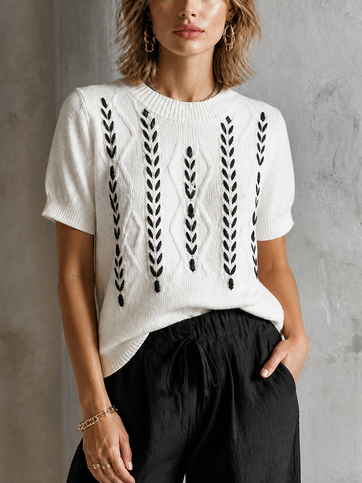 ElevenOra Chic Retro Cream-Black Colorblock Wheat Leaf Round Neck Short Sleeve Loose-Fit Cable Knit Sweater Top