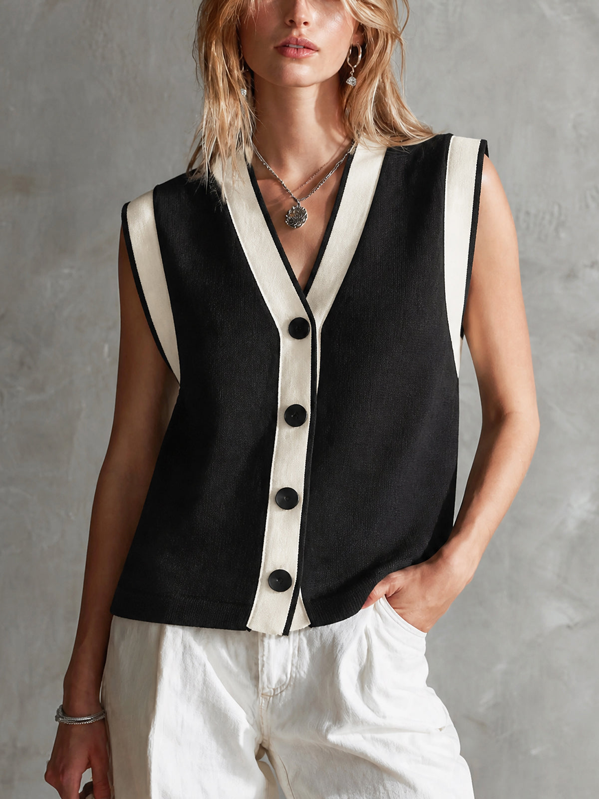 ElevenOra Chic Black-Cream Colorblock V-Neck Single-Breasted Loose-Fit Knit Vest Top