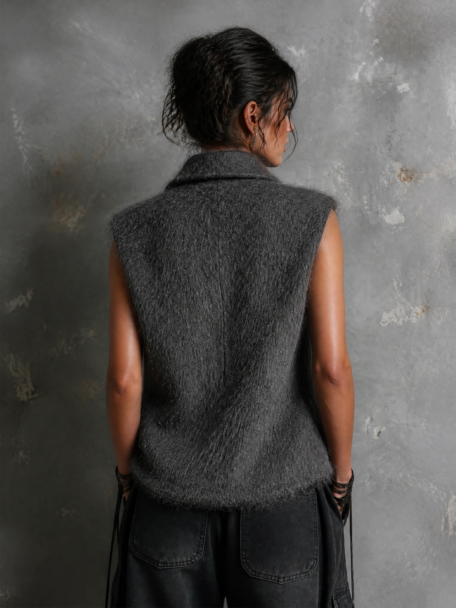 ElevenOra Chic Casual Dark Gray Lapel-Collar Sleeveless Horn Toggle Button Detail Loose-Fit Fuzzy Knit Vest Top