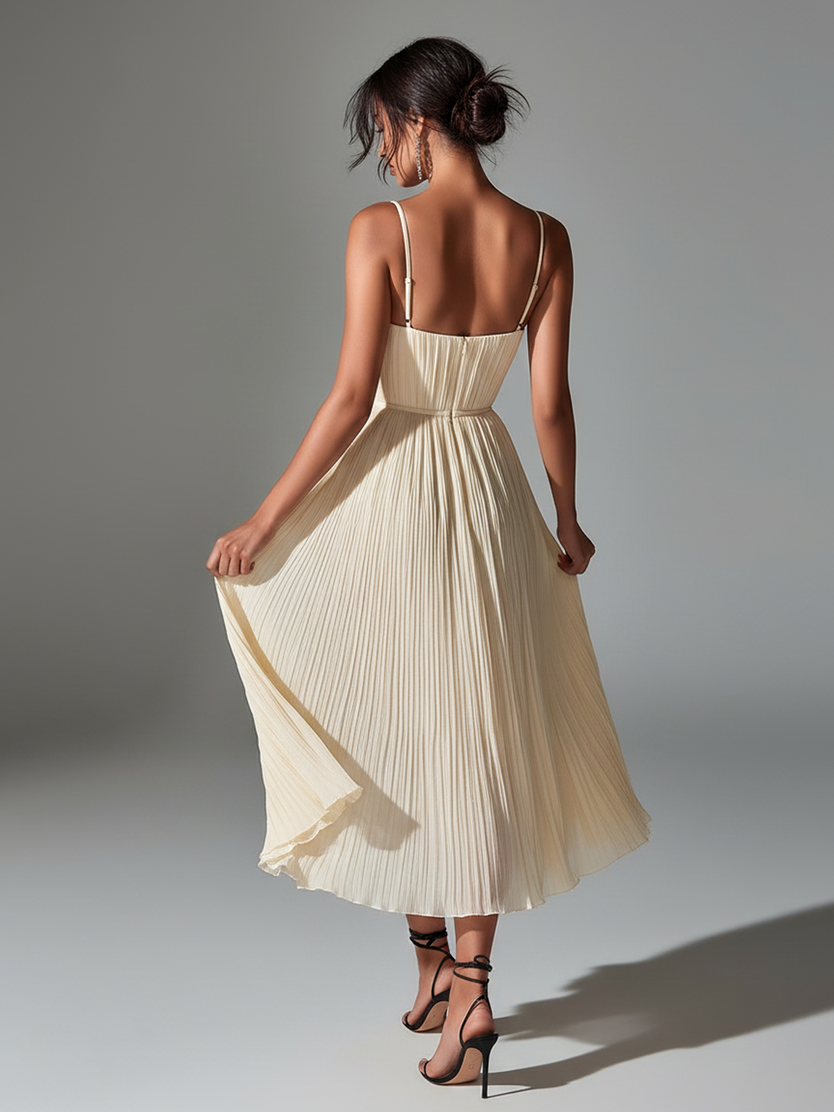 ElevenOra Chic Elegant Off-White Spaghetti Straps Sweetheart-Neck Sleeveless Slim-Fit A-Line Side-Slit Pleated Chiffon Midi Dress
